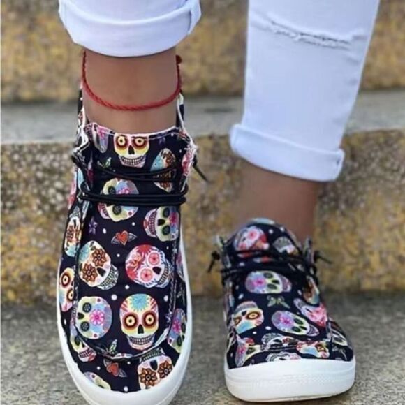 Skull Canvas sneakers with laces rubber sole size 7.5 - Picture 2 of 9